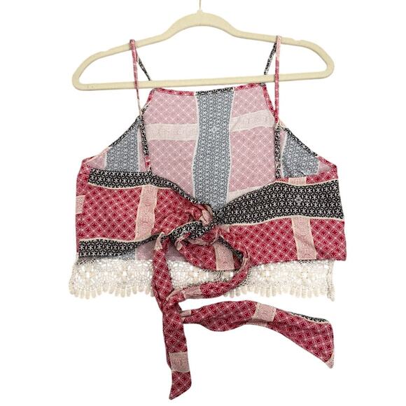 Abercrombie & Fitch Red Geometric Tie Back Halter Crop Top Size Women's XS - Picture 2 of 3